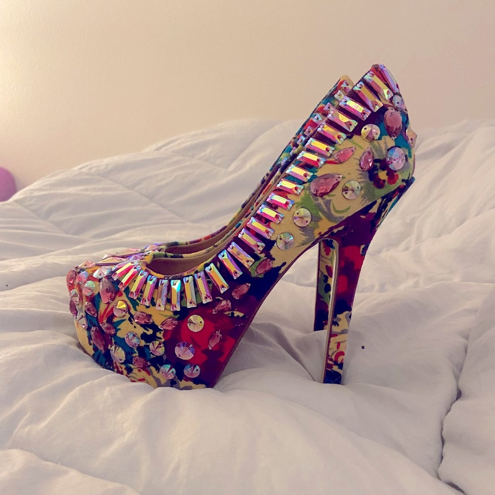 Steve Madden Bedazzled Pumps